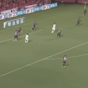 开云体育平台-日职联上半场战报：堀米悠斗与中岛元彦破门，大阪樱花暂平新潟天鹅